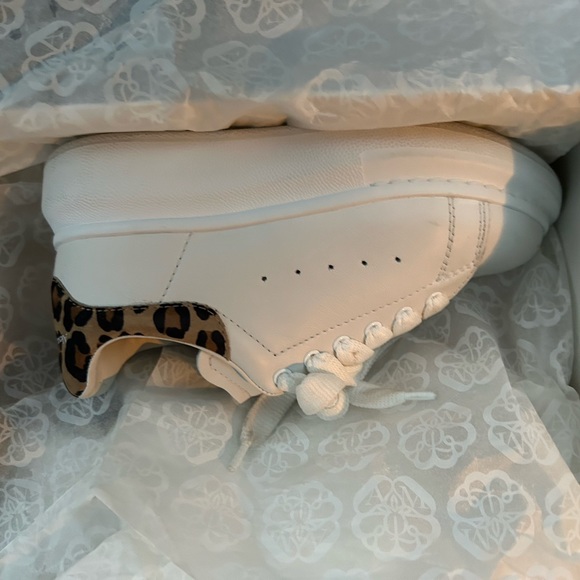 Alexander McQueen worn 2-3 times - Picture 2 of 2